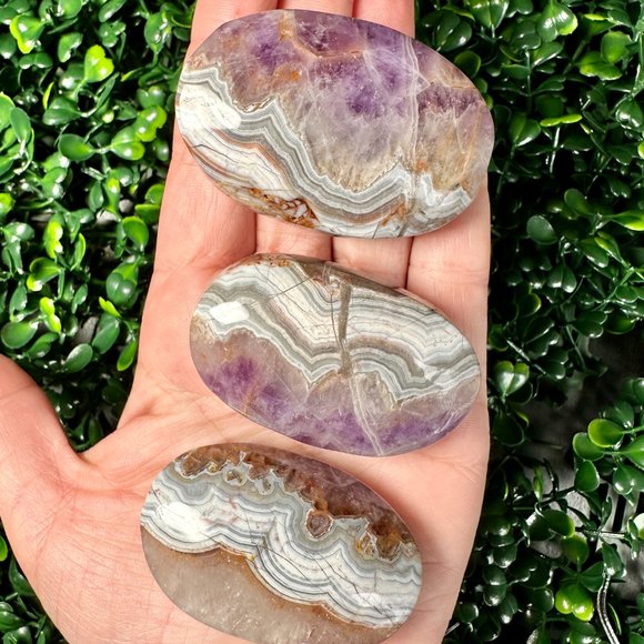 Gorgeous Mexican Crazy Lace Agate & Amethyst Palm Stones - Picture 5 of 7